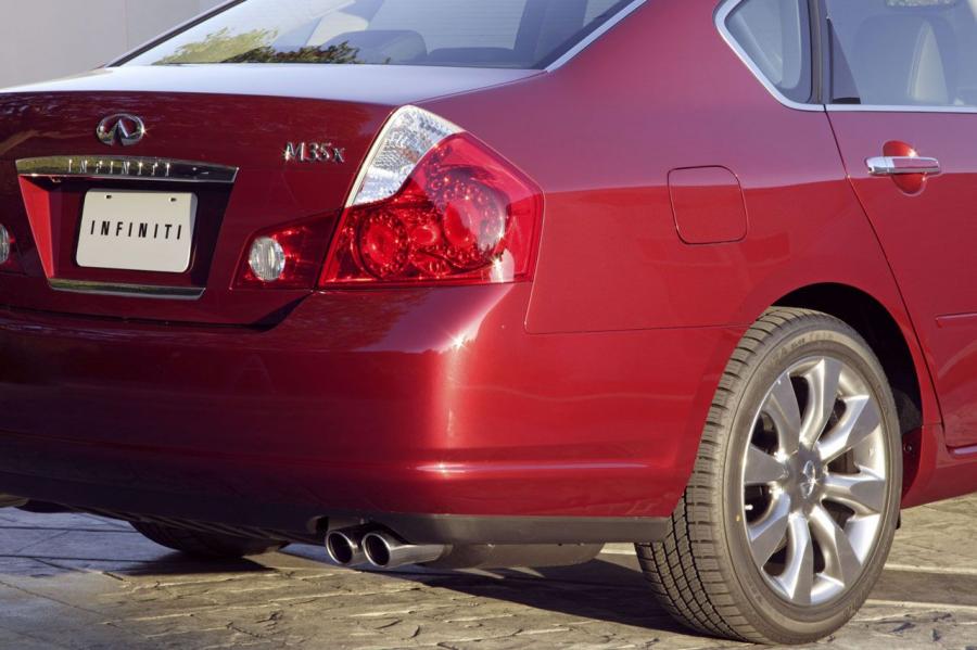  Infiniti M35x 2006 года  (фото 16 из 26)